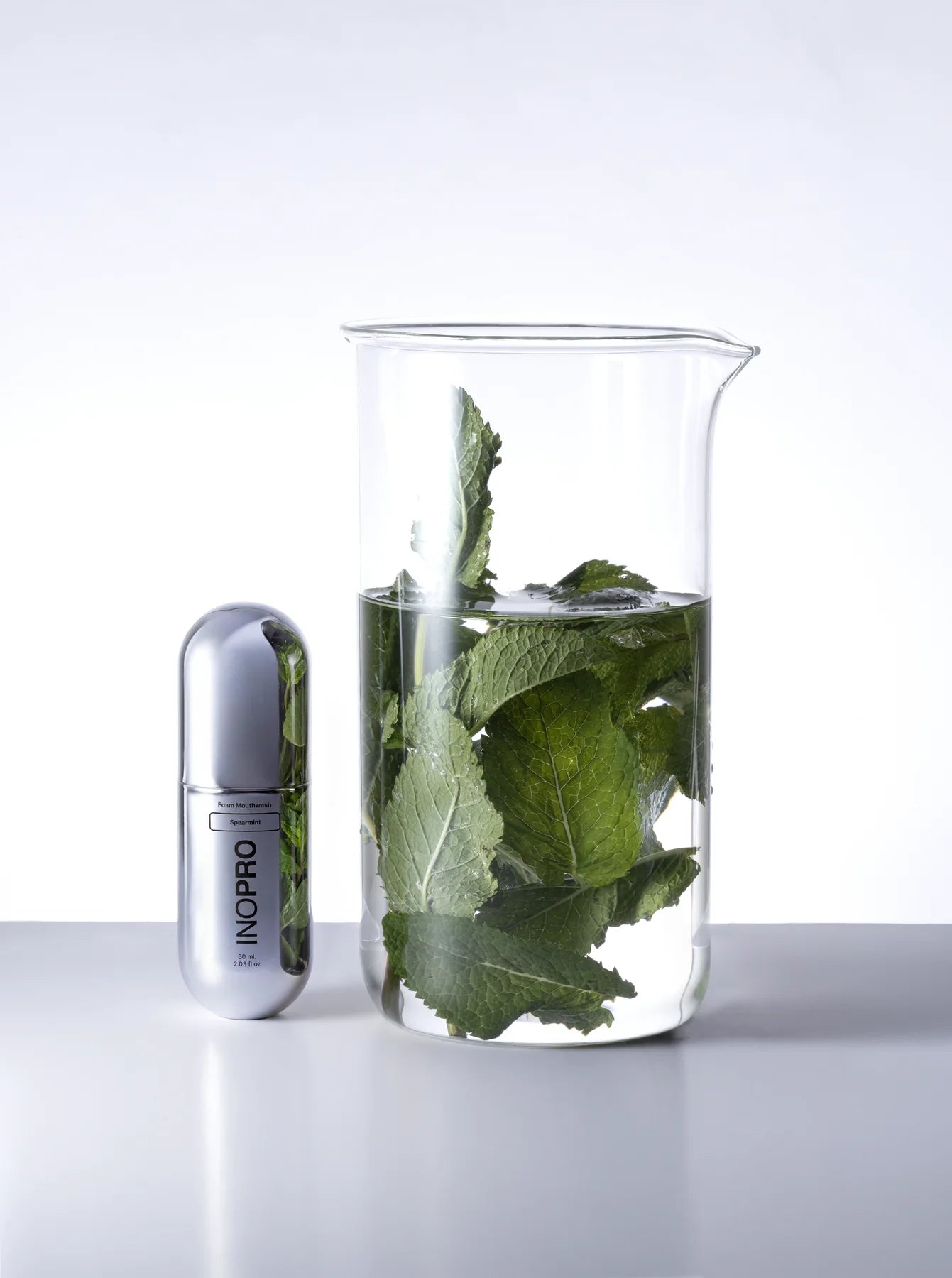 Spearmint foam mouthwash with mint
